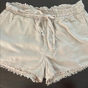 Cloth & Stone High Waist Cream Shorts